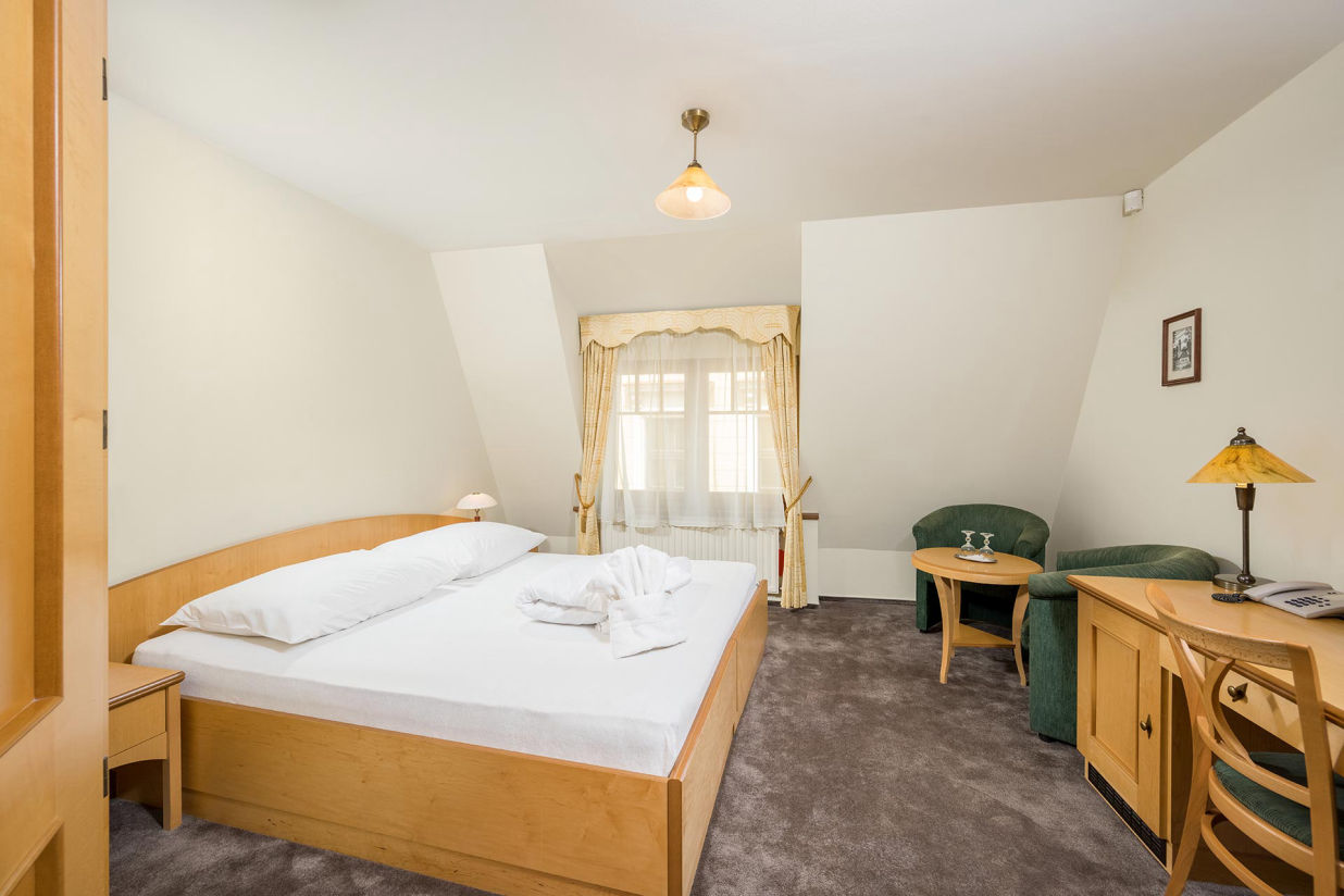 Superior Room dvoulůžkový pokoj hotel Zlatý Lev Jablonec nad Nisou