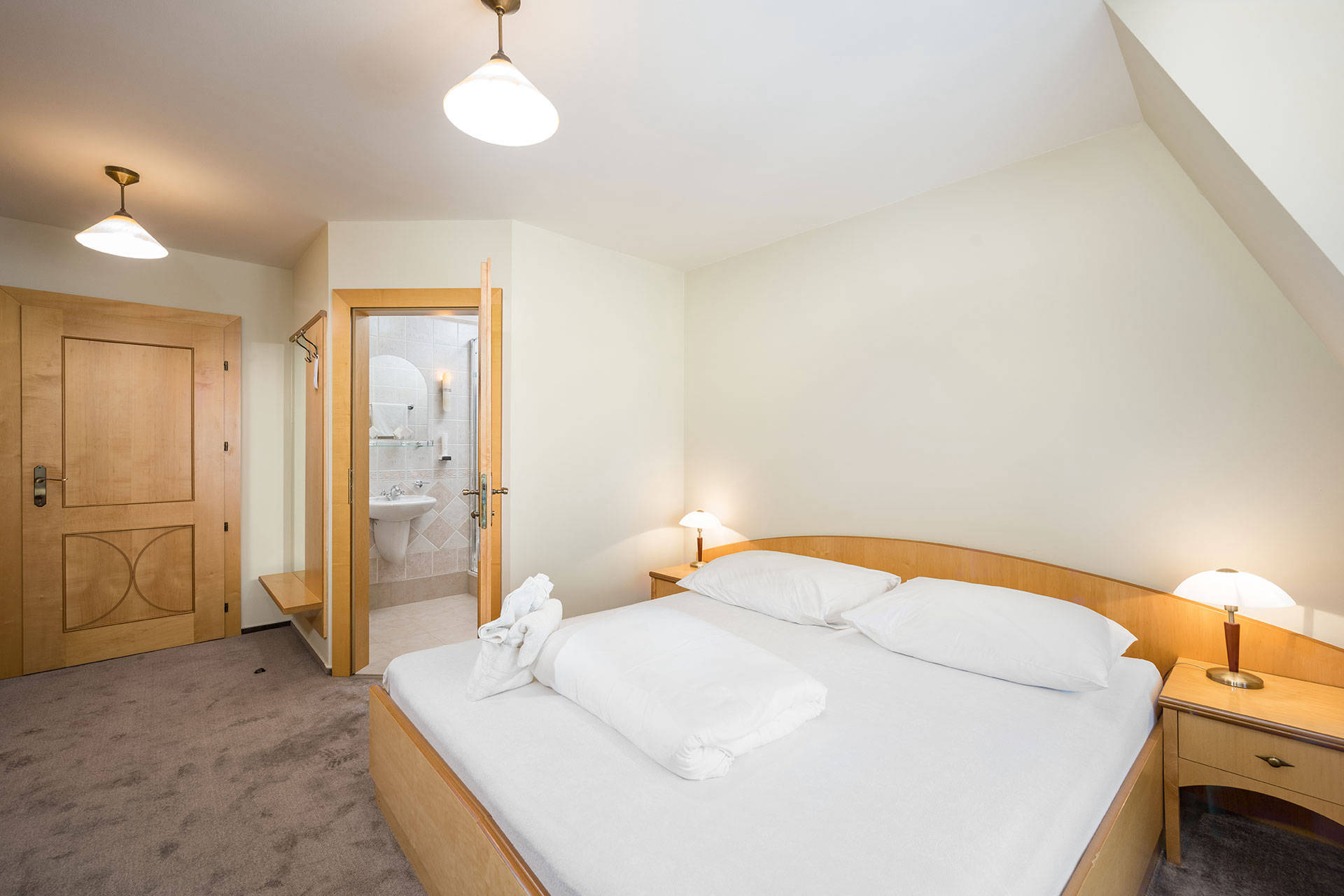 Superior Room dvoulůžkový pokoj Hotel Zlatý lev Jablonec nad Nisou